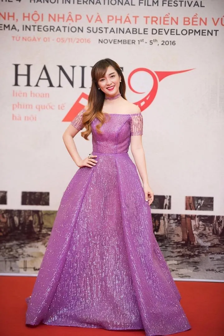 Showbiz Việt đổ bộ thảm đỏ LHP quốc tế Hà Nội ảnh 16 Nữ ca sĩ Đinh Hương. Ảnh VTC