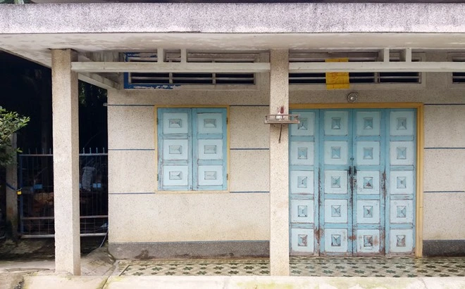 Nhà ông Thái vẫn đóng cửa sau hơn hai tuần gia đình này có người trúng độc đắc 92 tỉ đồng. Ảnh:Việt Tường. Noi buon cua nguoi ban to ve so doc dac 92 ty dong hinh anh 2