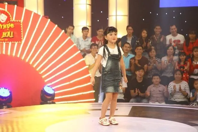 Sự thể hiện của Thanh Hà khiến hai danh hài đi từ ngạc nhiên này đến ngạc nhiên khác. Ảnh: ZING