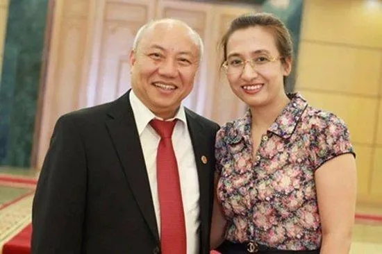 Vợ chồng BTV Vân Anh. Ảnh VIETNAMNET