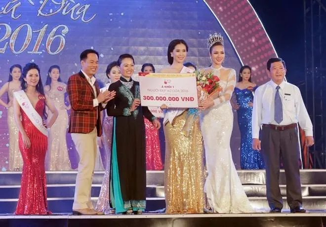 Mỹ Duyên cao 1m70, số đo 81-60-90