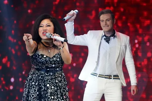 Ca sĩ Siu Black (trái) tái xuất sân khấu sau nhiều năm