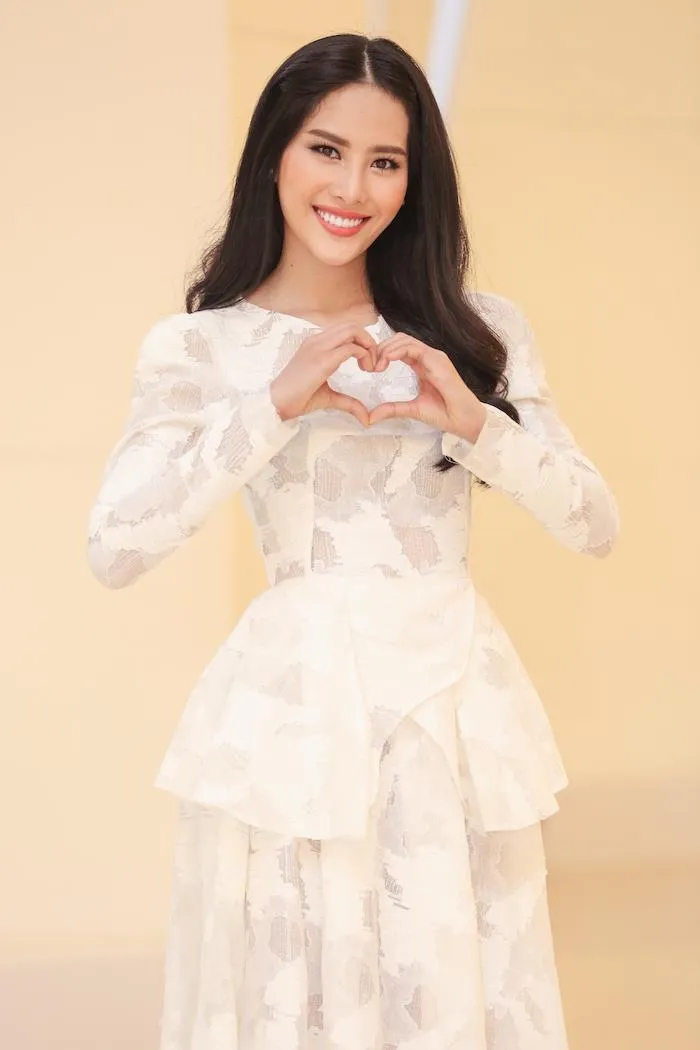 Nam Em gọi NSƯT Hữu Châu bằng ...ba ảnh 5 Trước bộ phim Lô tô, top 8 Hoa hậu Trái đất Nam Em cũng đã chính thức tham gia bộ phim Hồ sơ lửa 1.100 tập sẽ chính thức phát sóng từ tháng 3-2017 kéo dài đến năm 2020. Ảnh: VTC