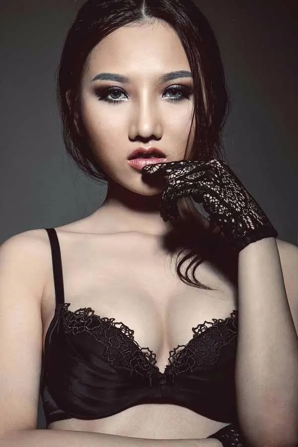 Hoàng Thu Thảo vào tốp 10 Hoa hậu Du lịch Quốc tế 2016 ảnh 6 Cô cao 1,72 m nặng 52 kg, số đo ba vòng 87-60-92.