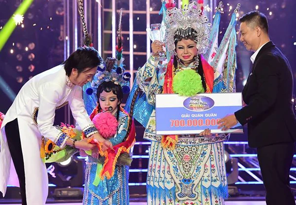 be-mai-chi-doat-quan-quan-guong-mat-than-quen-nhi-2016-1