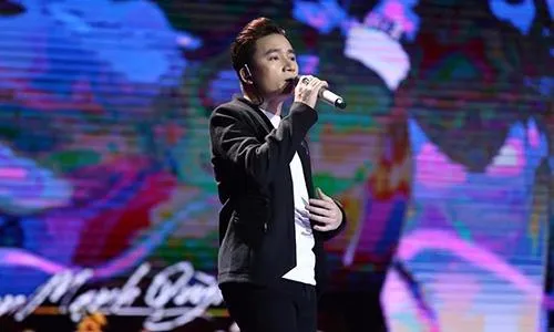 Tác giả của 'Vợ người ta' vào chung kết Sing My Song ảnh 2 Sau khi thể hiện sáng tác mới "Hồi ức" trong vòng 24 giờ, Phan Mạnh Quỳnh đã nhận được khen ngợi từ giám khảo. Ảnh VNE