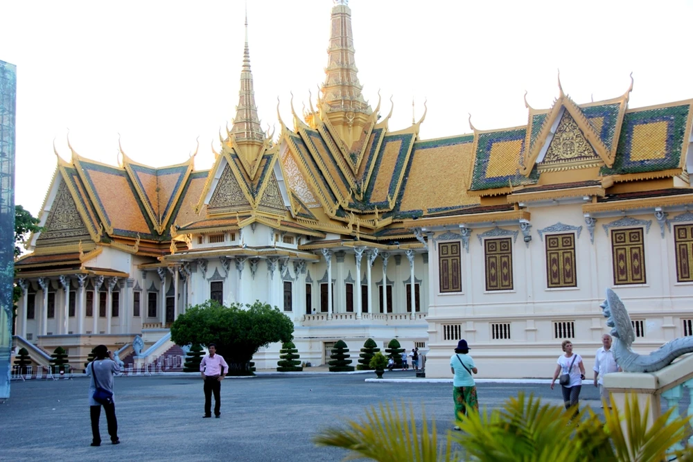 Ngỡ ngàng một Campuchia tươi đẹp ảnh 2