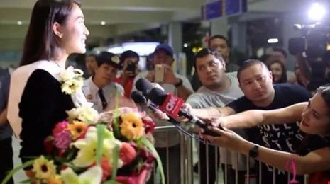 Lệ Hằng được báo chí quốc tế quan tâm khi đến Philippines để ghi hình quảng bá. Ảnh Ngôi sao.