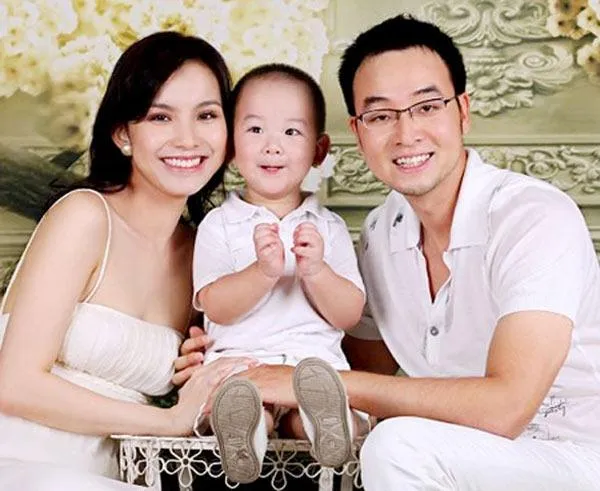 Sau hơn một năm, ngôi vị của Thùy Lâm vẫn chưa tìm được người kế nhiệm thì cô đã "về chung một nhà" với TS kinh tế Nguyễn Tuấn Anh.