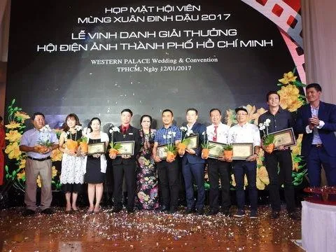 Đây cũng dịp cuối năm, Hội Điện ảnh TP.HCM tổ chức buổi họp mắt và tri ân toàn thể hội viên công tác trong ngày điện ảnh và truyền hình. Ảnh: CAO