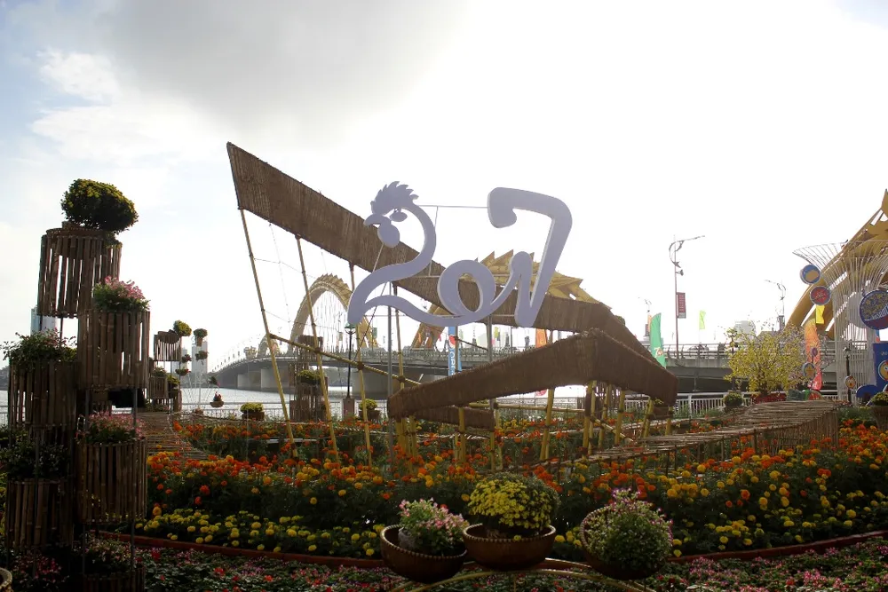 Đà Nẵng rực rỡ sẵn sàng đón xuân ảnh 4