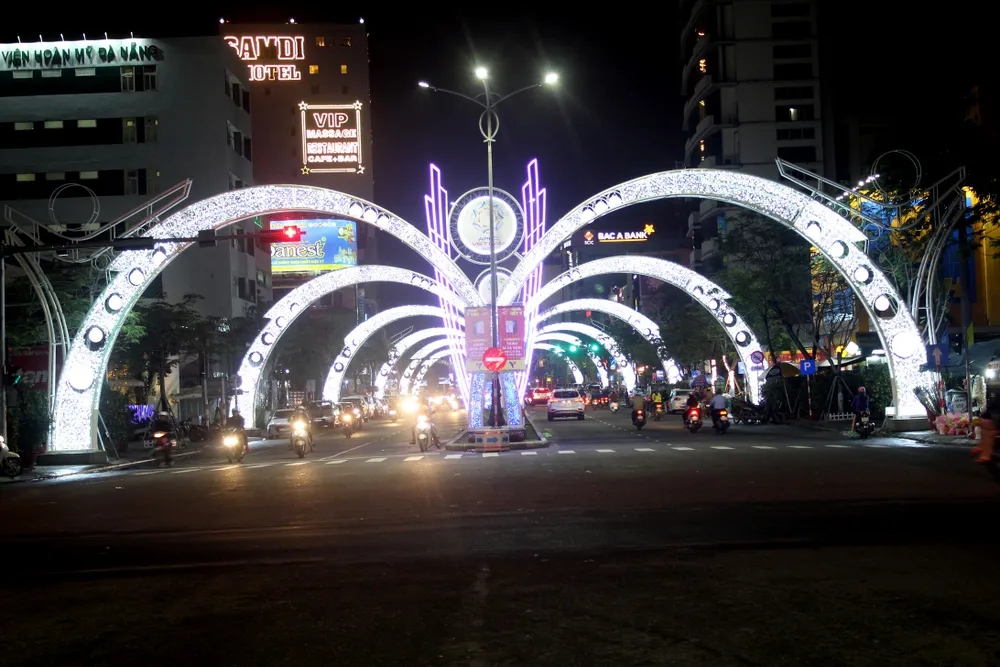 Đà Nẵng rực rỡ sẵn sàng đón xuân ảnh 8