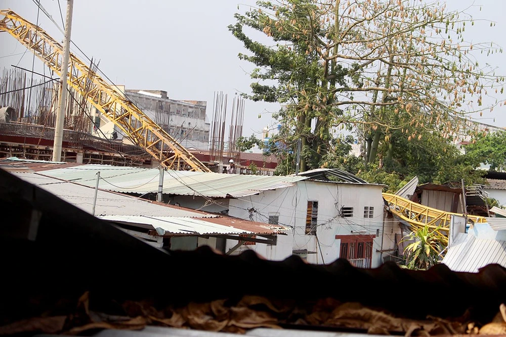 Thông tin mới nhất vụ sập cần cẩu ở quận 12 ảnh 1