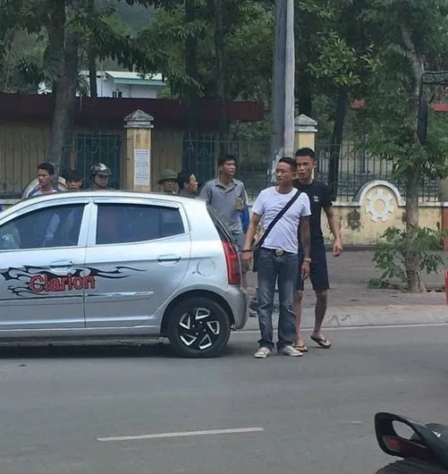 sao việt, sao việt gặp tai nạn giao thông, hiệp gà, hiệp gà tai nạn, hiệp gà bùng tiền sửa xe