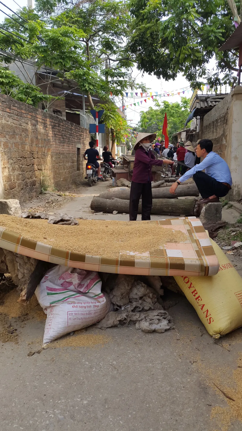 Vụ Đồng Tâm, Mỹ Đức: 15 cảnh sát cơ động được thả ảnh 2 Vụ Đồng Tâm, Mỹ Đức: 15 cảnh sát cơ động được thả ảnh 2