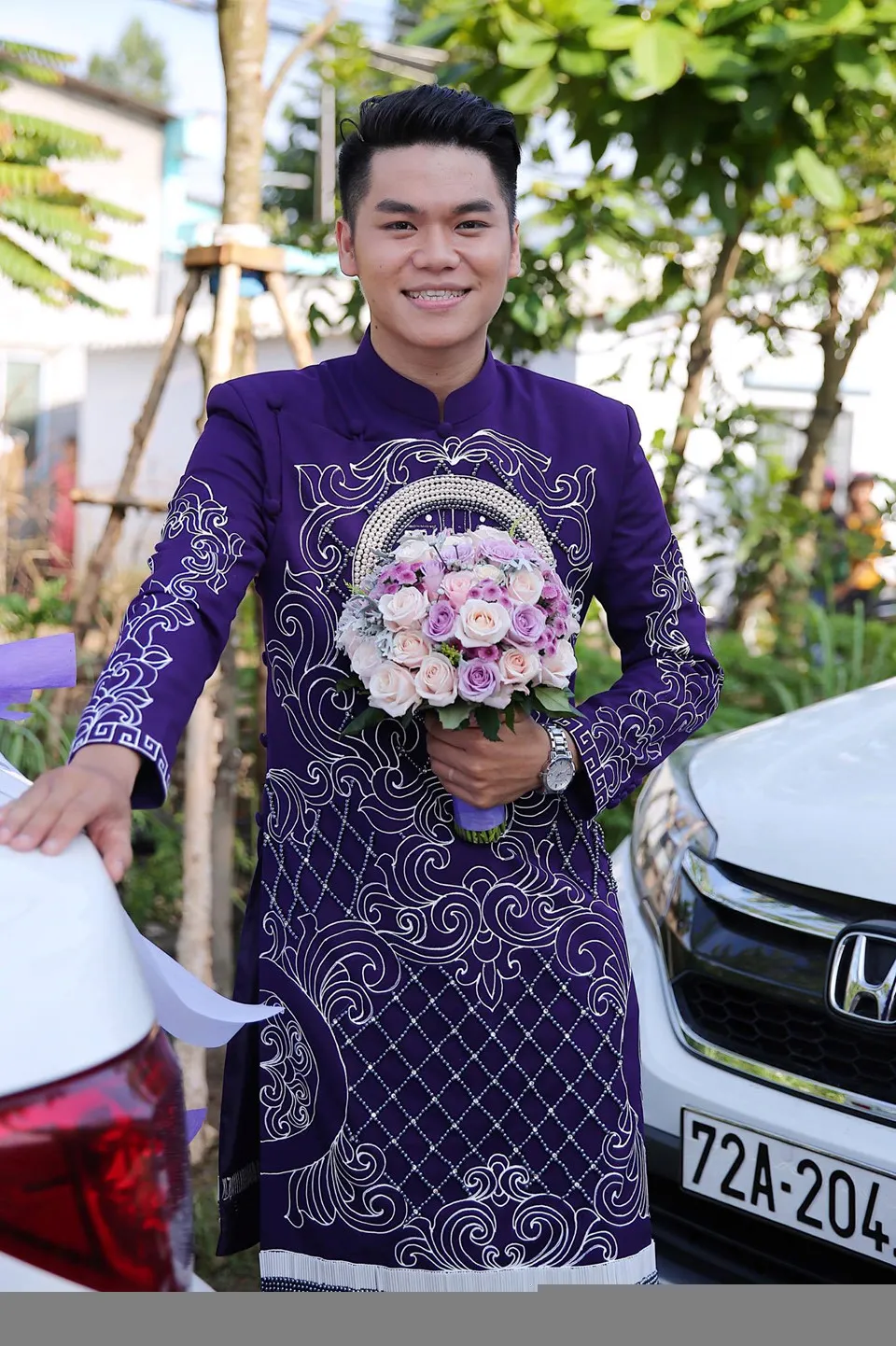 Le Phuong rang ngoi trong le cuoi lan hai voi chong kem 7 tuoi hinh anh 4