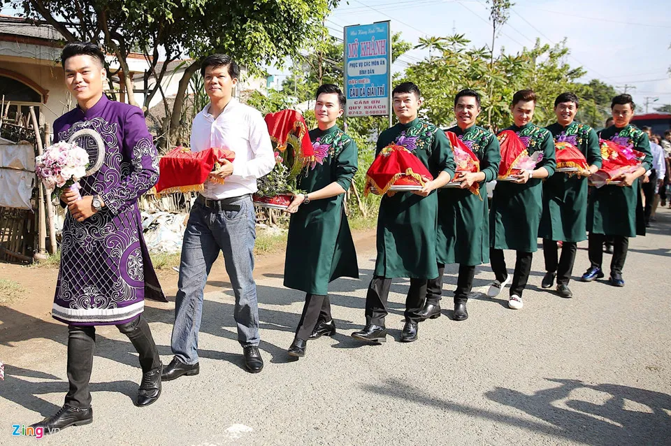 Le Phuong rang ngoi trong le cuoi lan hai voi chong kem 7 tuoi hinh anh 5