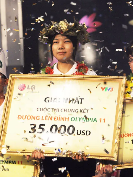  Khoảnh khắc đăng quang của Phạm Thị Ngọc Oanh 