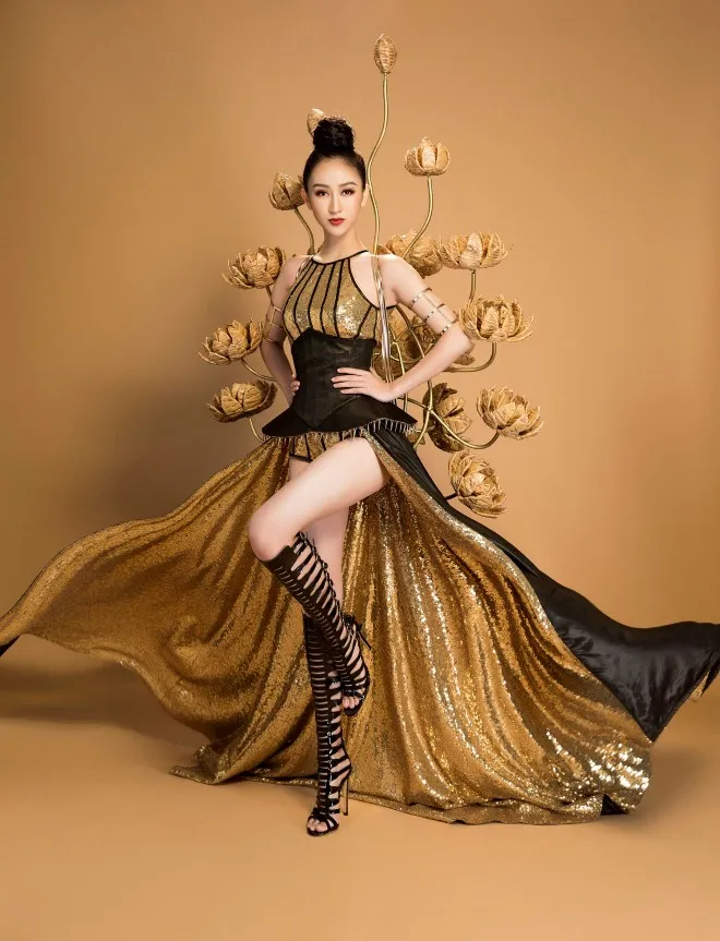 Hà Thu không chọn áo dài, hoá thân thành chiến binh hoa ảnh 4 Chú thích ảnh