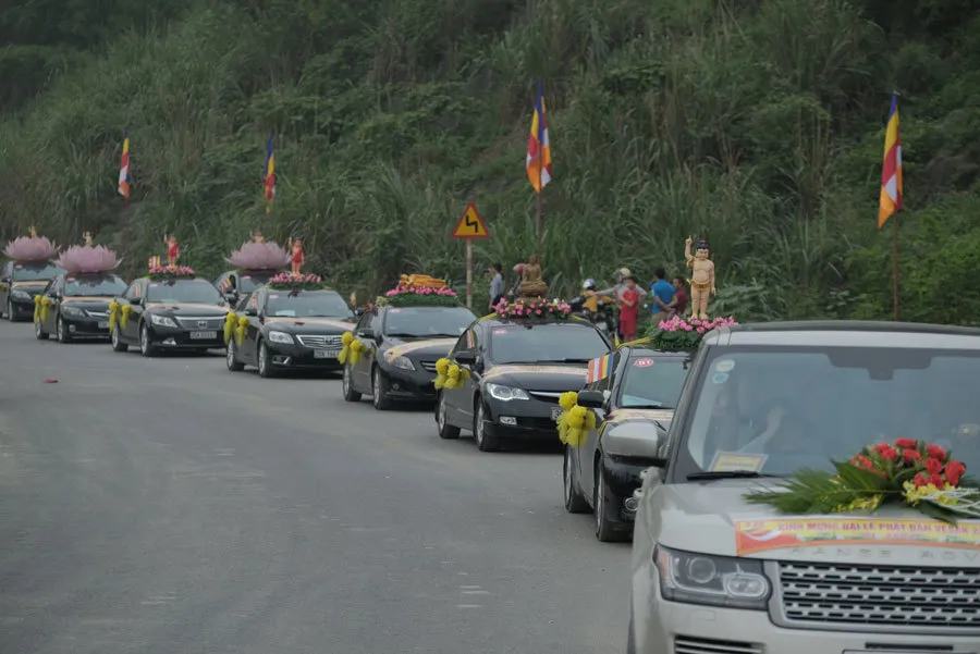 Lần thứ 3 Việt Nam đăng cai Đại lễ Vesak 2019 ảnh 6 Rưá»c 400 xe hoa mừng Äại lá»
Pháºt Äản Vesak 2019