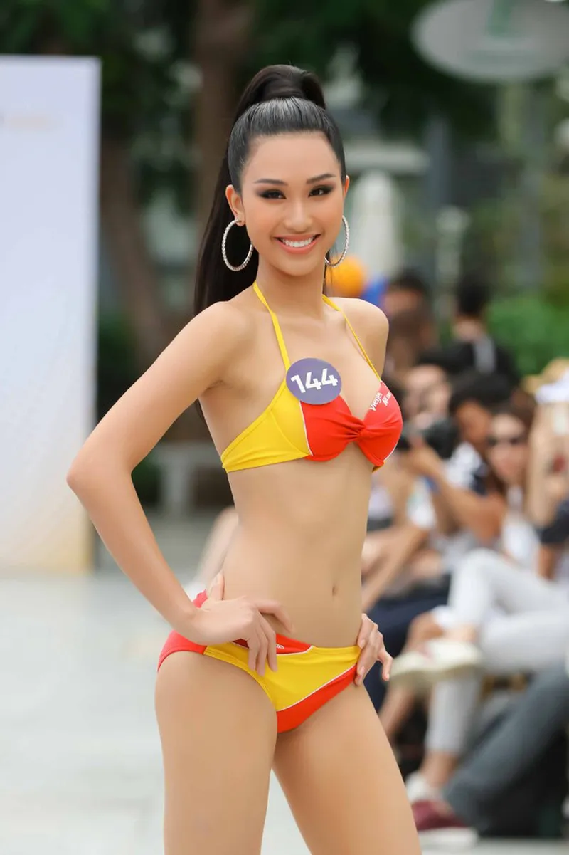 Tối nay ai sẽ đăng quang Hoa hậu Hoàn vũ Việt Nam 2019? ảnh 9 Ngắm 10 người đẹp biển nóng bỏng tại Hoa hậu Hoàn vũ 2019 - ảnh 3