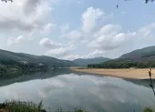 Ngỡ ngàng 'công viên cát' dưới lòng hồ Suối Dầu ở Khánh Hòa ảnh 12 Trốn phố lên rừng, ngỡ ngàng với Hòn Kẽm Đá Dừng
