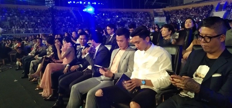 Dàn sao đổ bộ đêm chung kết Hoa hậu Việt Nam 2020 ảnh 13 Trực tiếp: Tân hoa hậu Việt Nam 2020 Đỗ Thị Hà - ảnh 17