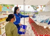 Hoa hậu Đỗ Thị Hà tặng 1.000 phần quà cho bà con khó khăn tại TP.HCM ảnh 5 Đỗ Hà kêu gọi thiện nguyện ủng hộ lực lượng tuyến đầu chống dịch