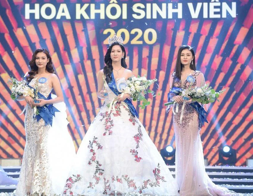 Sau hai tháng gây ấn tượng tại Hoa hậu Việt Nam 2020, Tường Vy một lần nữa đã xuất sắc đoạt danh hiệu Hoa khôi Sinh viên Việt Nam 2020.