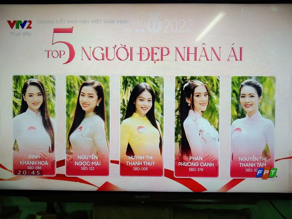 Top 5 Người đẹp Nhân ái gồm: Nguyễn Thị Thanh Tâm (SBD: 323); Huỳnh Thị Thanh Thủy (SBD: 005); Phan Phương Oanh (SBD: 378); Đinh Khánh Hòa (SBD: 088) và Nguyễn Ngọc Mai (SBD: 122).