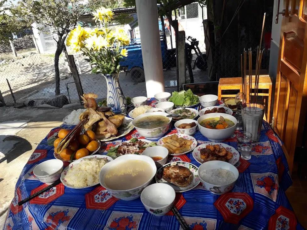 4 món: hầm, thịt luộc, xào, kho gia chủ nên tự tay nấu cúng trong 3 ngày tết và giỗ ông bà