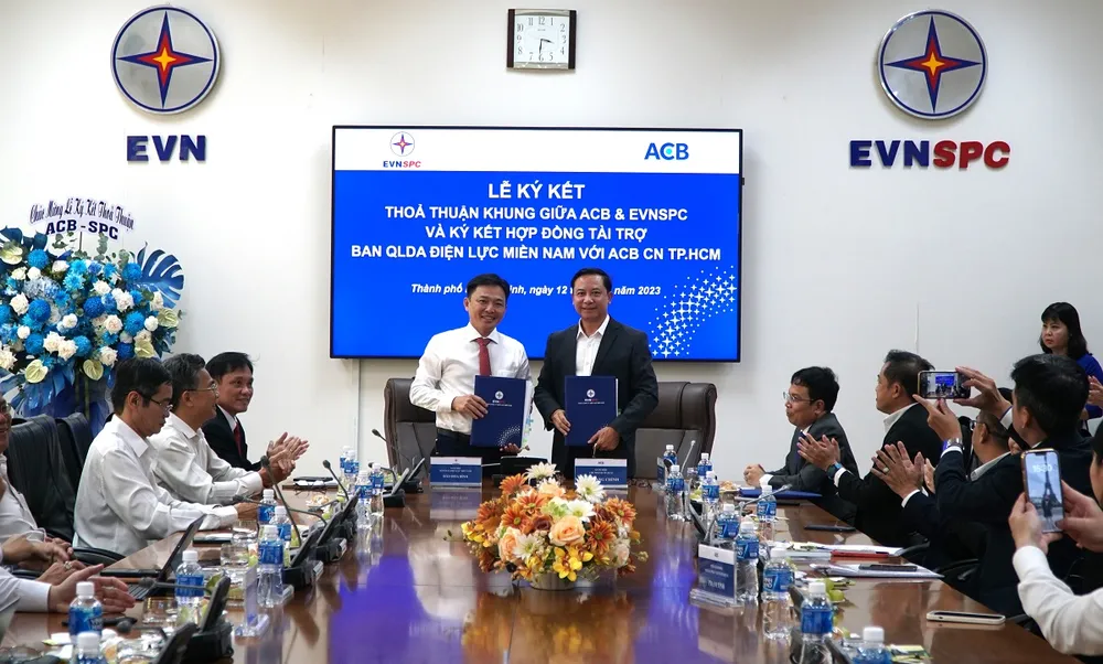 Ban QLDA Điện lực miền Nam và Ngân hàng ACB CN TP.HCM ký kết hợp đồng tín dụng để triển khai các công trình ĐTXD.jpg