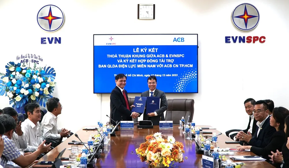 EVNSPC và Ngân hàng ACB ký kết Thỏa thuận khung.jpg