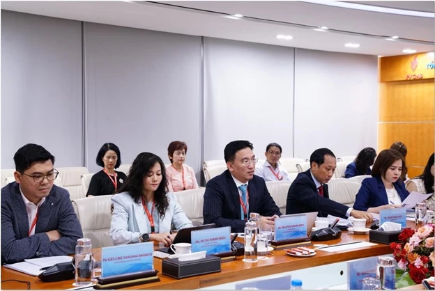 Đại diện lãnh đạo PV GAS tại buổi làm việc lần đầu với Fitch Ratings.png