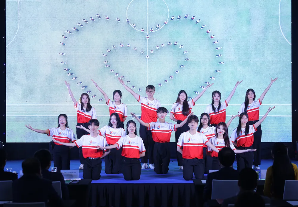 Tiết mục trình diễn flashmob do Amway Việt Nam phối hợp thực hiện hưởng ứng nhằm hưởng ứng Ngày Quyền của người tiêu dùng Việt Nam.jpg