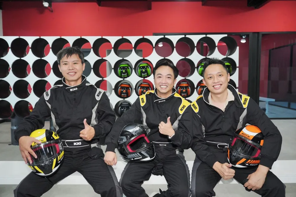 Doanh nhân Nguyễn Quốc Cường cùng Porsche Club Vietnam chính là những người đầu tiên ”mở bát” đường đua Go-kart tại City Park.JPG