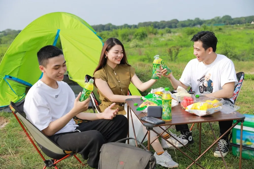 Trà Xanh Không Độ với EGCG và vitamin C là thức uống được người trẻ yêu thích để xua tan căng thẳng mệt mỏi, giải nhiệt cuộc sống trước mùa deadline đang về.jpg