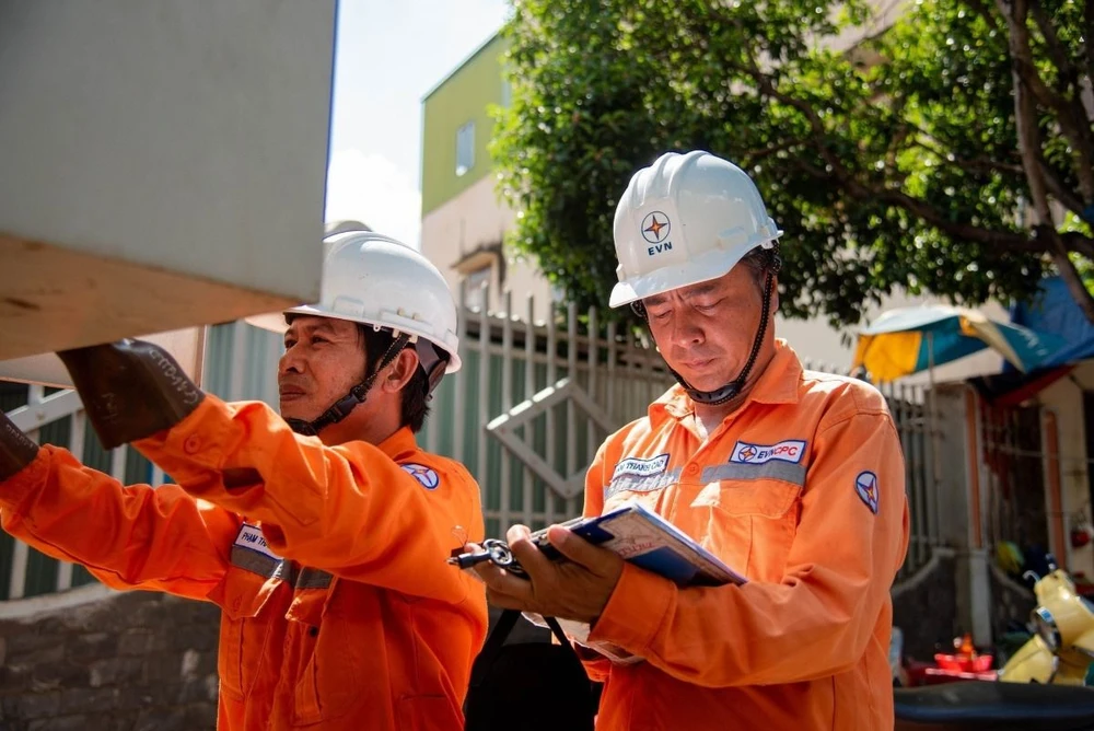 Công tác tiết kiệm điện rất được EVNCPC chú trọng. Công tác tiết kiệm điện rất được EVNCPC chú trọng.jpg