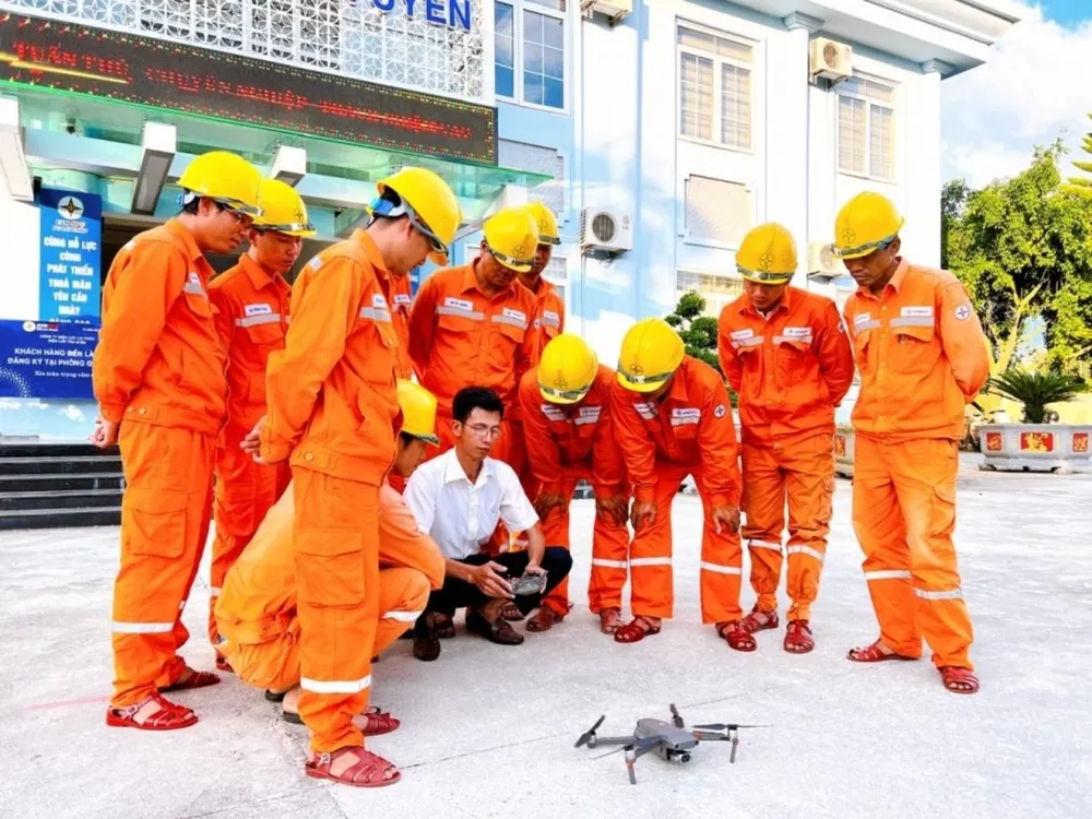 PC Lai Châu ứng dụng Flycam trong công tác quản lý vận hành lưới điện. PC Lai Châu ứng dụng Flycam trong công tác quản lý vận hành lưới điện.jpg