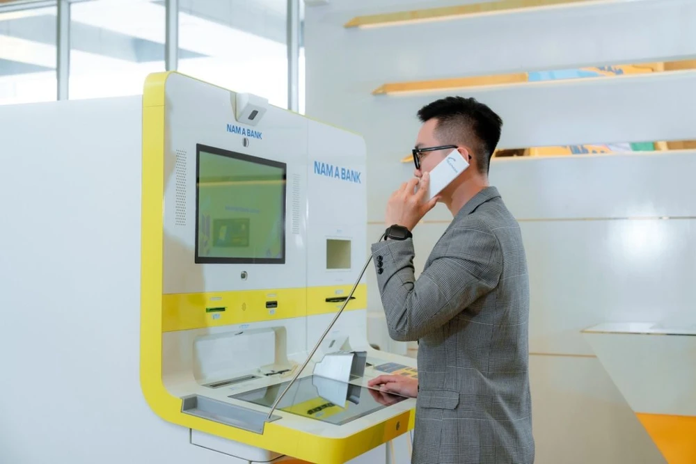 Ngân hàng hoạt động xuyên lễ.jpeg