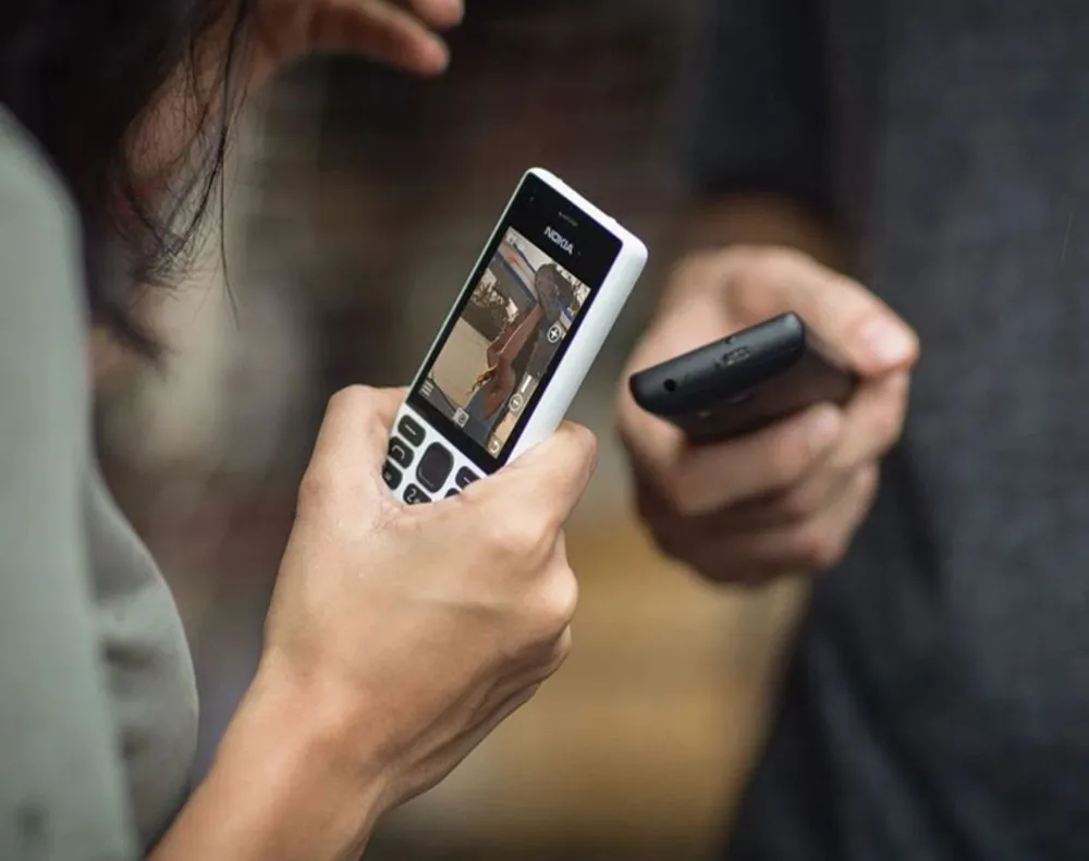 Có rất nhiều mẫu điện thoại bàn phím hỗ trợ sóng 4G, giúp người dùng vẫn có thể sử dụng bình thường khi sóng 2G bị cắt. Tắt sóng 2G, cơ hội nào cho người dùng điện thoại ‘cục gạch’?.png