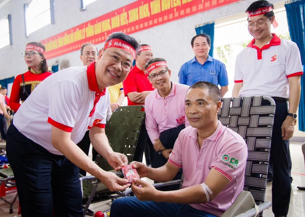 CPV tham dự ngày hội hiến máu “Giọt hồng Tây Nguyên” tại lễ khai mạc Hành trình Đỏ 2024. CPV tham dự ngày hội hiến máu “Giọt hồng Tây Nguyên” tại lễ khai mạc Hành trình Đỏ 2024.JPG