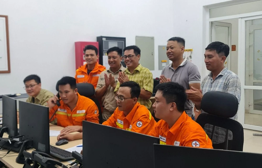CPMB phối hợp với các đơn vị liên đóng điện thành công hạng mục Mở rộng ngăn lộ tại TBA 500kV Quảng Trạch thuộc Dự án Đường dây 500kV mạch 3. CPMB phối hợp với các đơn vị liên đóng điện thành công hạng mục Mở rộng ngăn lộ tại TBA 500kV Quảng Trạch thuộc Dự án Đường dây 500kV mạch 3.jpg