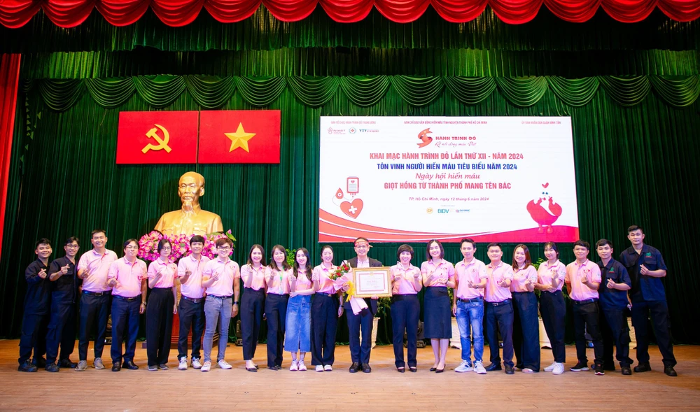 Ngày hội hiến máu “Giọt Hồng từ thành phố mang tên Bác”. Lan tỏa yêu thương cùng Hành trình Đỏ 2024 tại TP.HCM.JPG