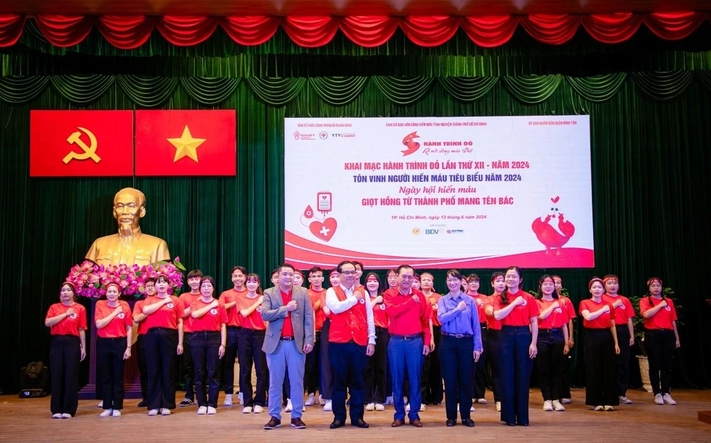 C.P. Việt Nam đồng hành cùng Hành trình Đỏ tại TP. HCM. C.P. Việt Nam đồng hành cùng Hành trình Đỏ tại TP. HCM.JPG