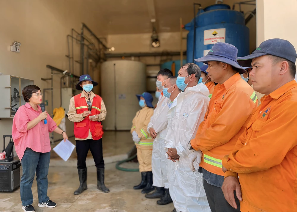 Họp rút kinh nghiệm sau diễn tập. Họp rút kinh nghiệm sau diễn tập.jpg
