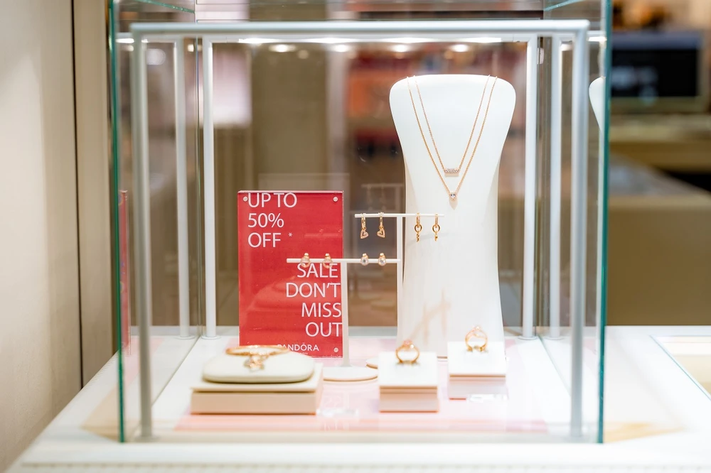 Thương hiệu trang sức nổi tiếng và quen thuộc với các tín đồ yêu thích trang sức trên toàn thế giới Pandora tại Tuần lễ mua sắm đỏ của Vincom.jpg