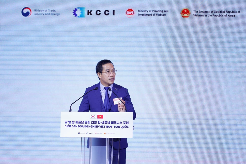 Ông Lưu Trung Thái - Chủ tịch HĐQT MB phát biểu tại Diễn đàn doanh nghiệp Việt Nam - Hàn Quốc tại Seoul. Chủ tịch MB: ‘Sẵn sàng kết nối và hợp tác xây dựng các nền tảng số cho doanh nghiệp Hàn Quốc’.jpg