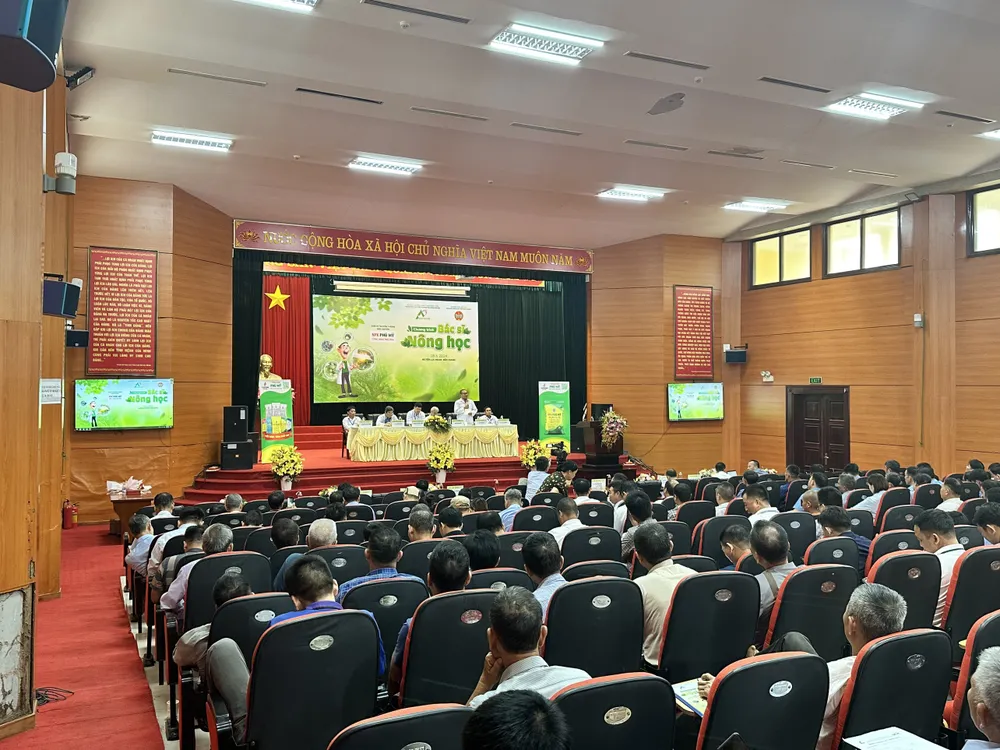 "Bác sĩ Nông học" thu hút đông đảo sự tham gia của nông dân ba miền. 'Bác sĩ Nông học' thu hút đông đảo sự tham gia của nông dân ba miền.jpg