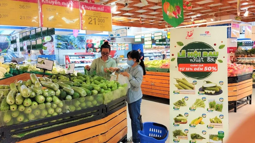 Lễ hội rau nhiệt đới với nhiều mặt hàng được giảm giá đến 50%. Lần đầu tiên Co.opmart mở ‘Lễ hội rau nhiệt đới’.jpg